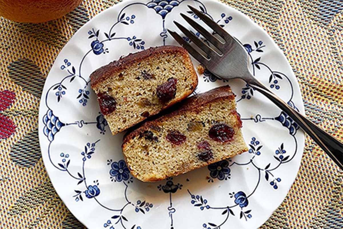 My almond flour cake with fruit